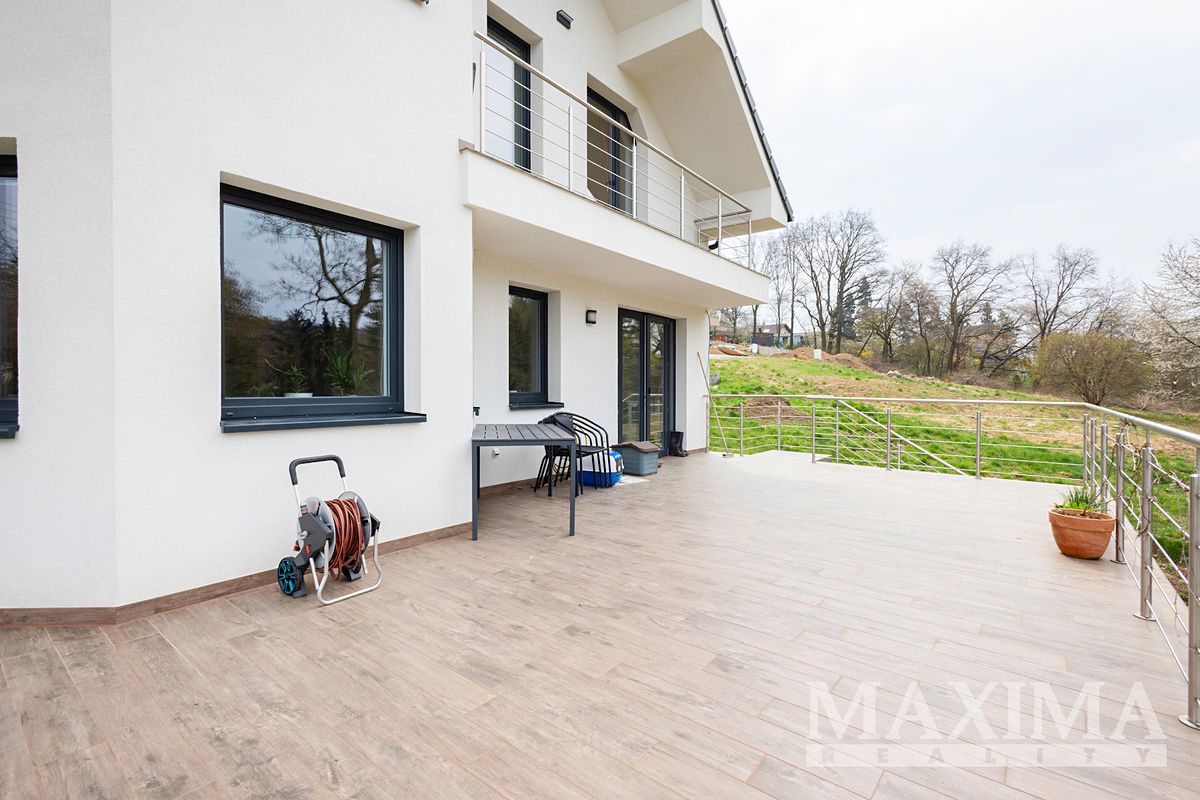 Prodej rodinného domu 220 m², pozemek 1315 m²