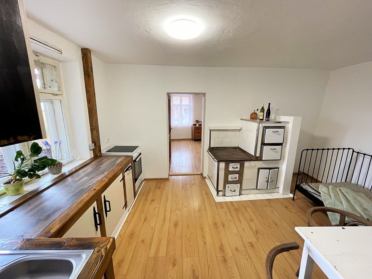 Prodej rodinného domu 100 m², pozemek 337 m² – fotografie 2