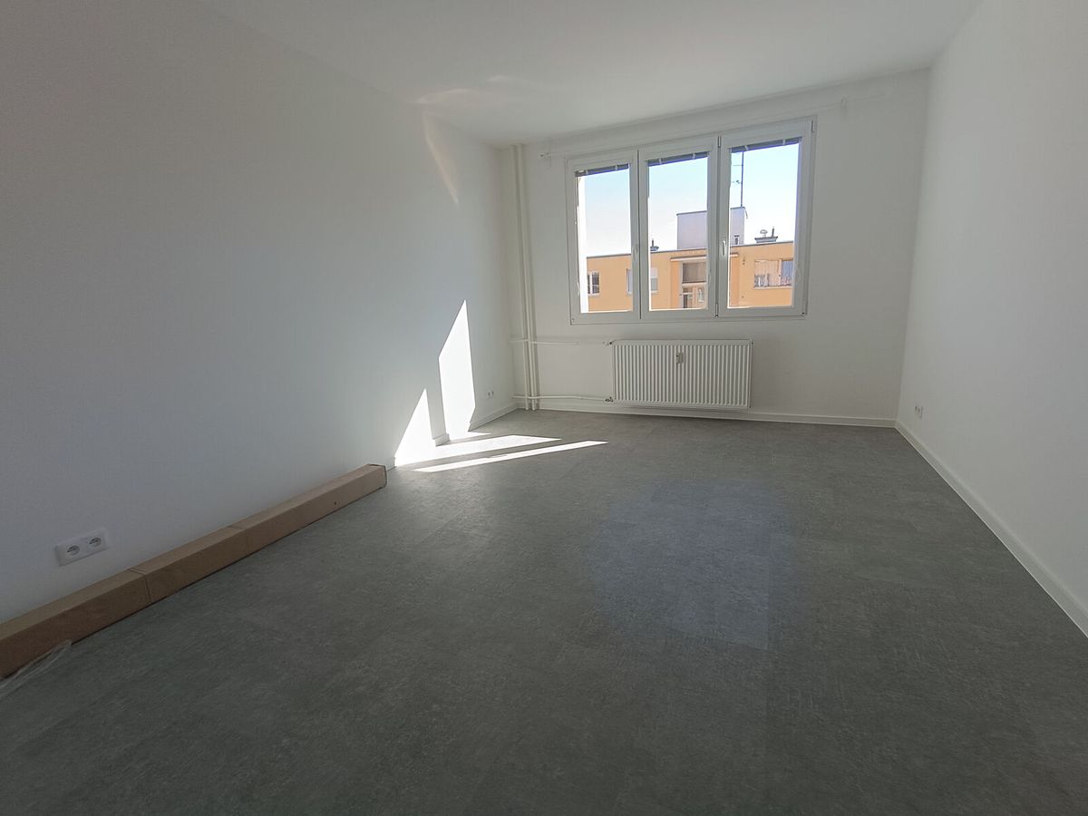 Pronájem bytu 2+1 65 m² – fotografie 4