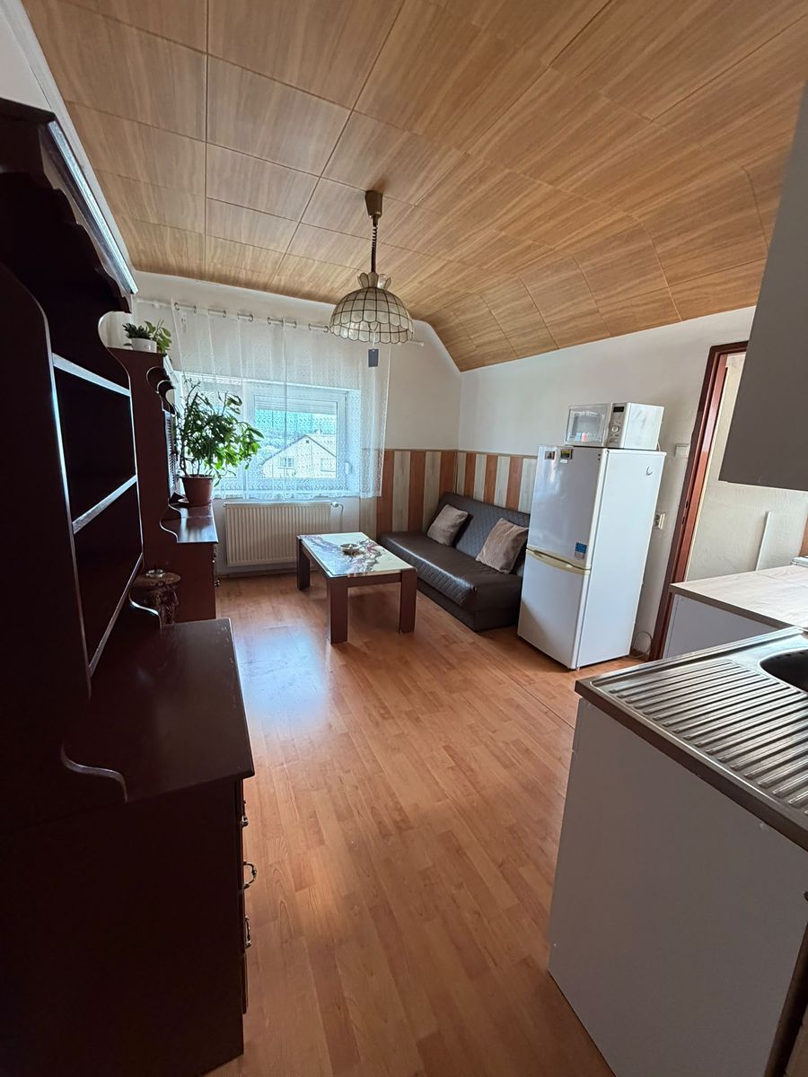 Pronájem bytu 2+kk 68 m² – fotografie 3