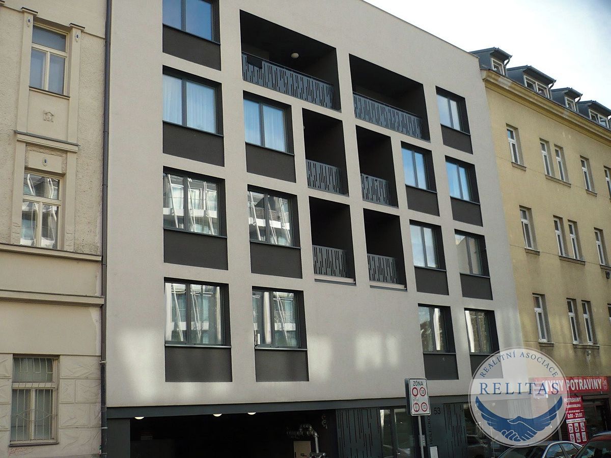 Prodej garážového stání 15 m²