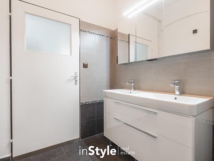 Pronájem bytu 3+kk, 67 m² (16 z 23)