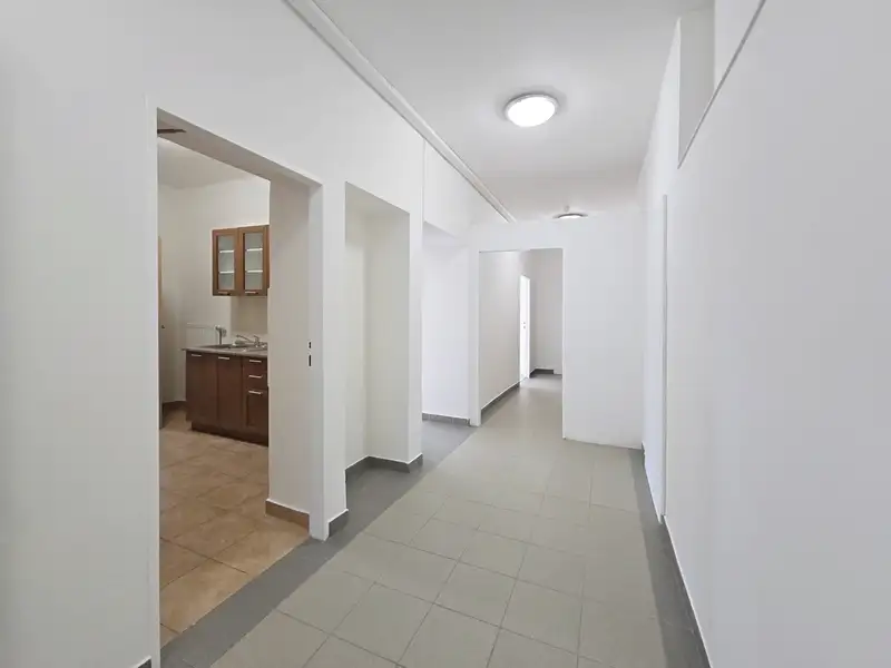 Pronájem kanceláře 72 m², Praha – náhled fotky 3