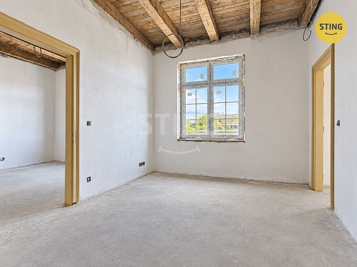 Pronájem komerční nemovitosti 89 m² – fotografie 2
