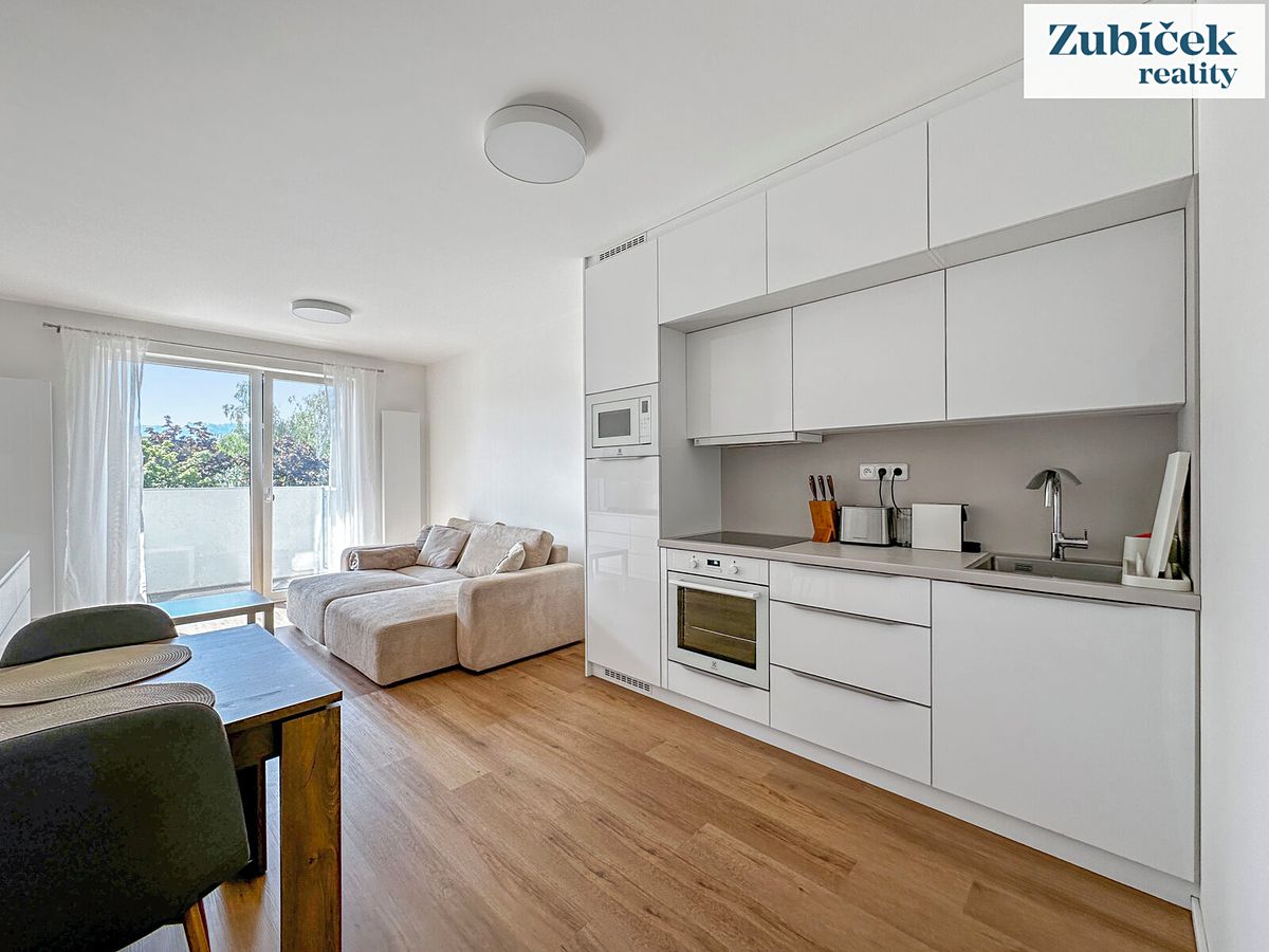 Pronájem bytu 1+kk 34 m² – fotografie 2