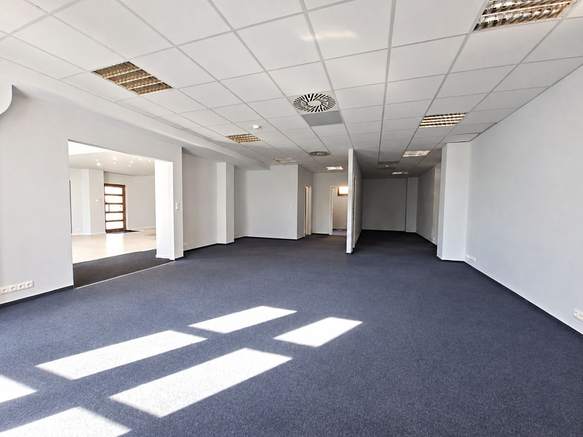 Pronájem kanceláře 165 m² – fotografie 3