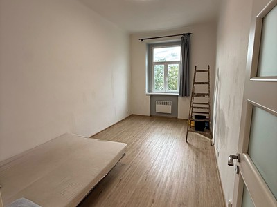Pronájem bytu 2+kk, 55 m² (2 z 10)