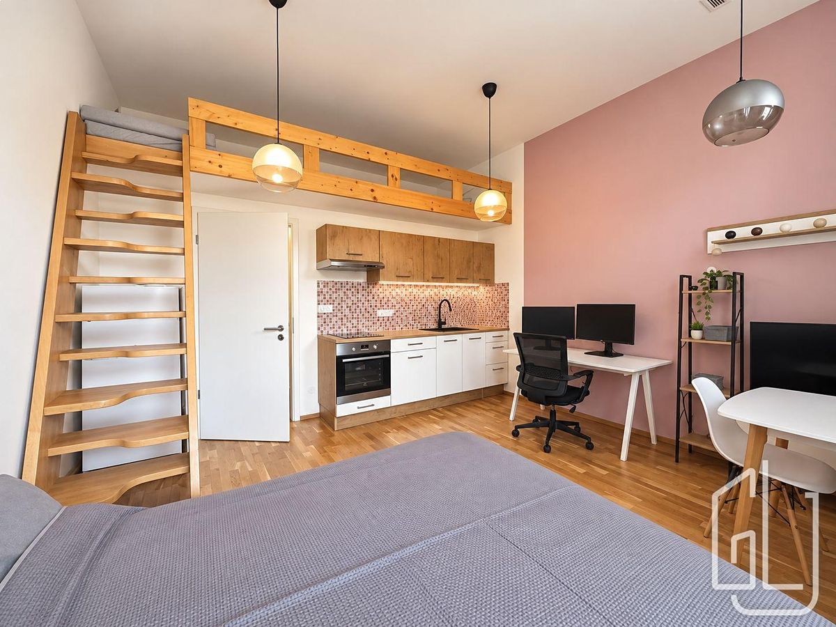 Pronájem bytu 1+kk 32 m²