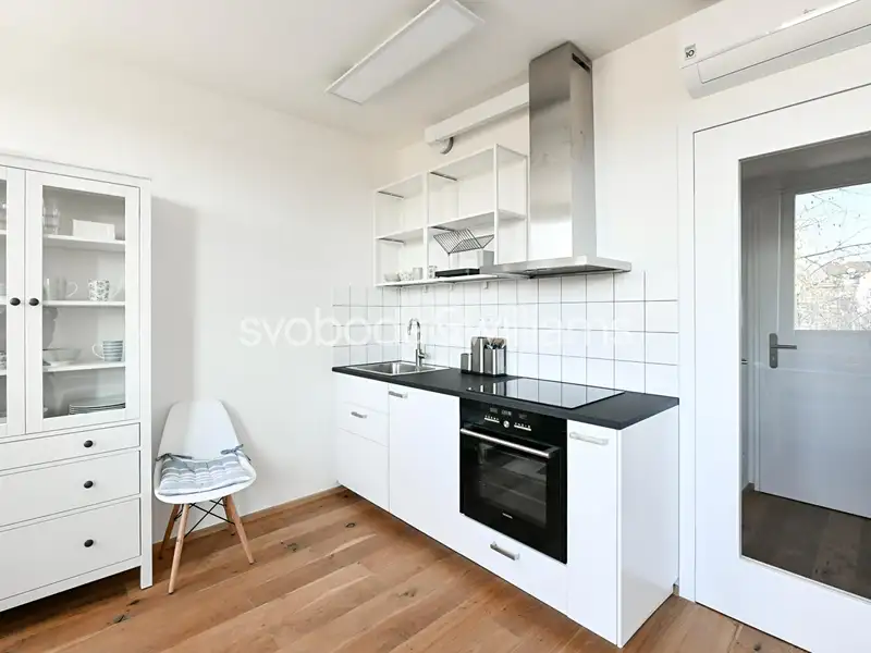 Prodej bytu 1+kk 25 m², Praha – náhled fotky 2