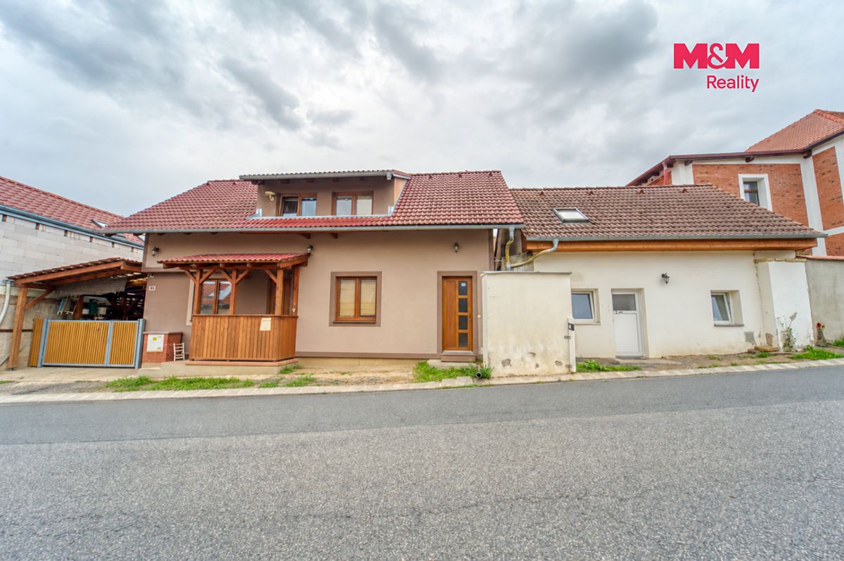 Prodej rodinného domu 181 m², pozemek 307 m² – fotografie 2