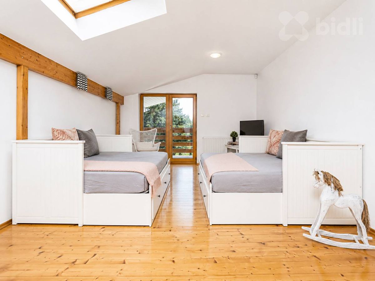 Prodej rodinného domu 250 m², pozemek 11733 m² – fotografie 4