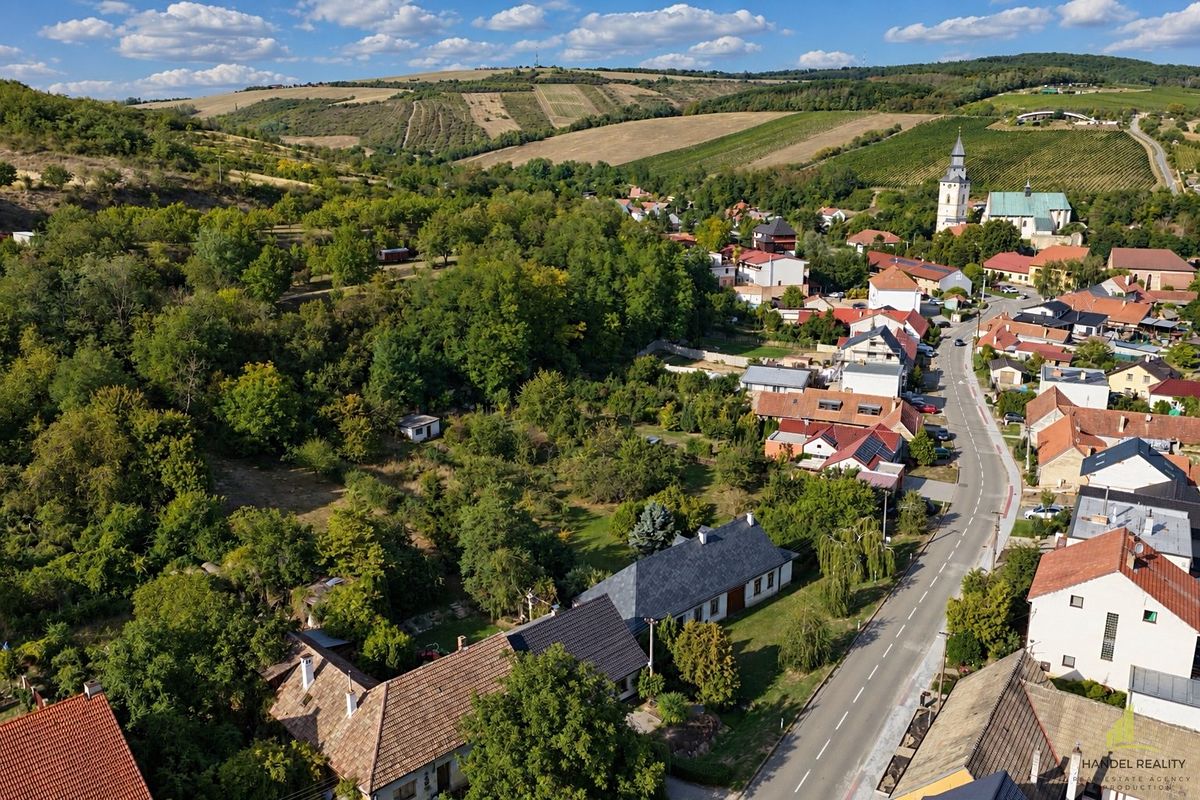 Prodej rodinného domu 200 m², pozemek 3500 m² – fotografie 2