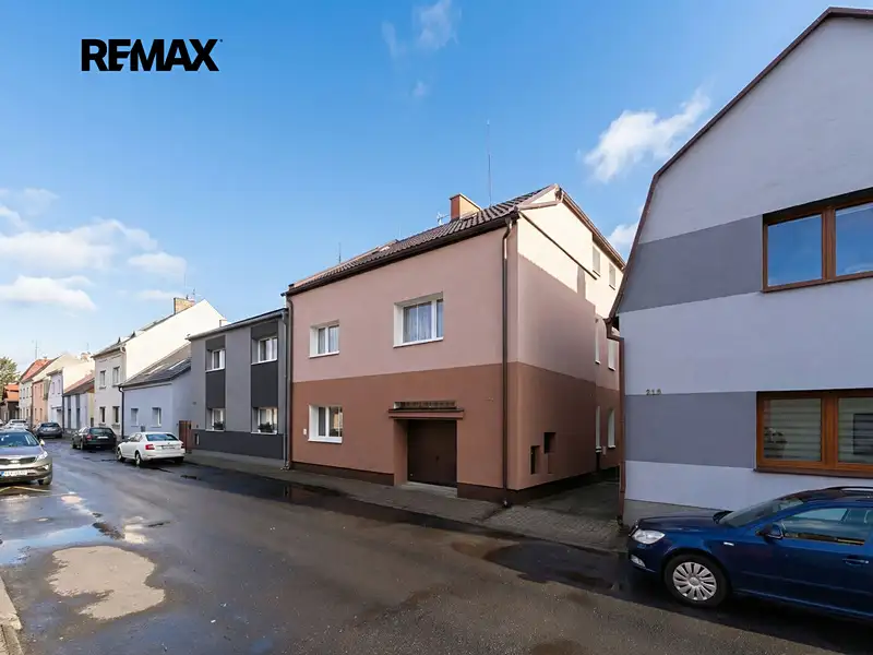 Prodej rodinného domu 207 m², pozemek 354 m², Spořice – náhled fotky 1