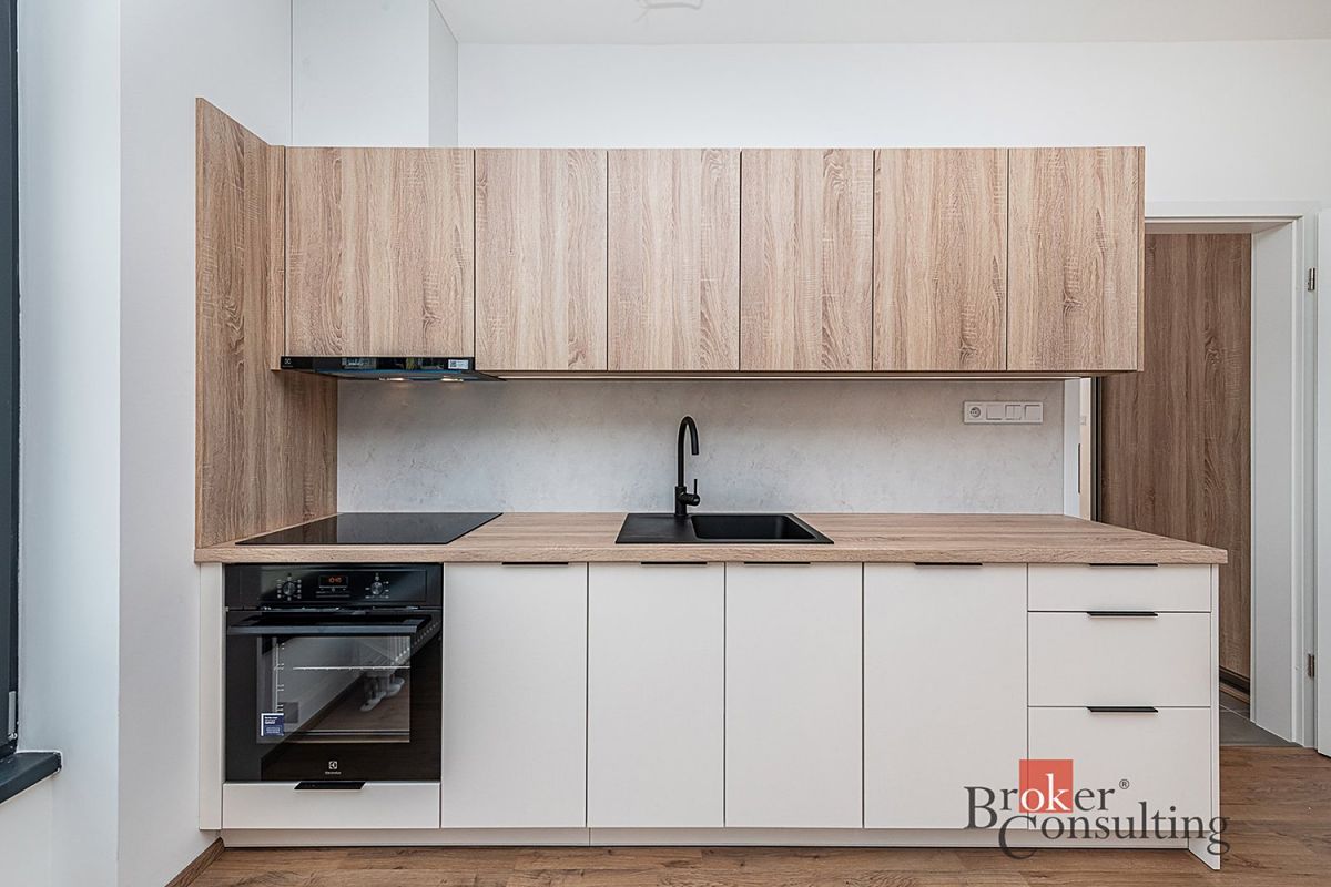 Pronájem bytu 1+kk 32 m² – fotografie 4