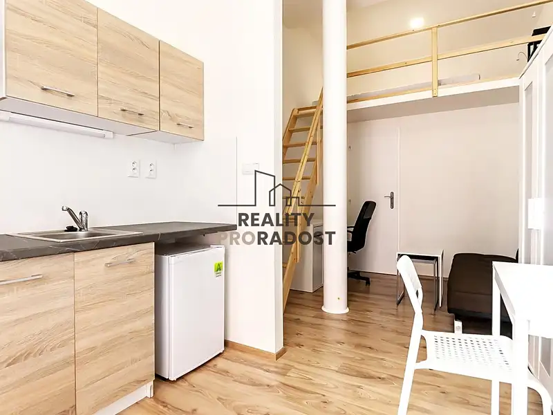 Pronájem bytu 1+kk 21 m², Brno – náhled fotky 1