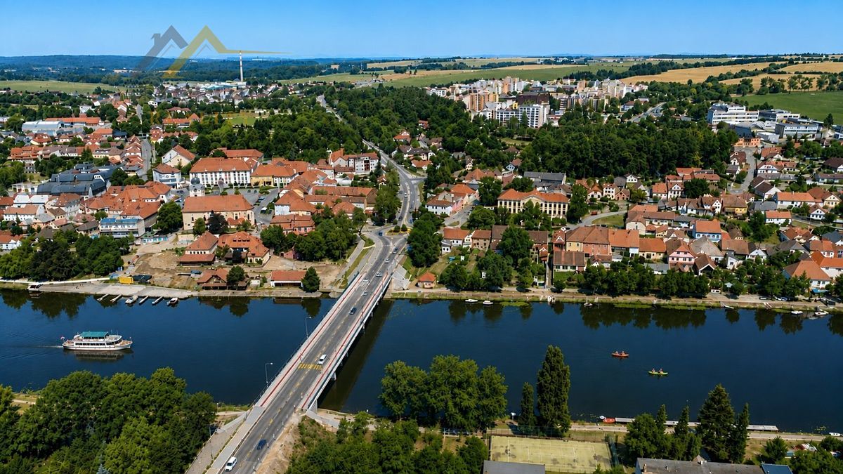 Prodej rodinného domu 194 m², pozemek 1162 m² – fotografie 3