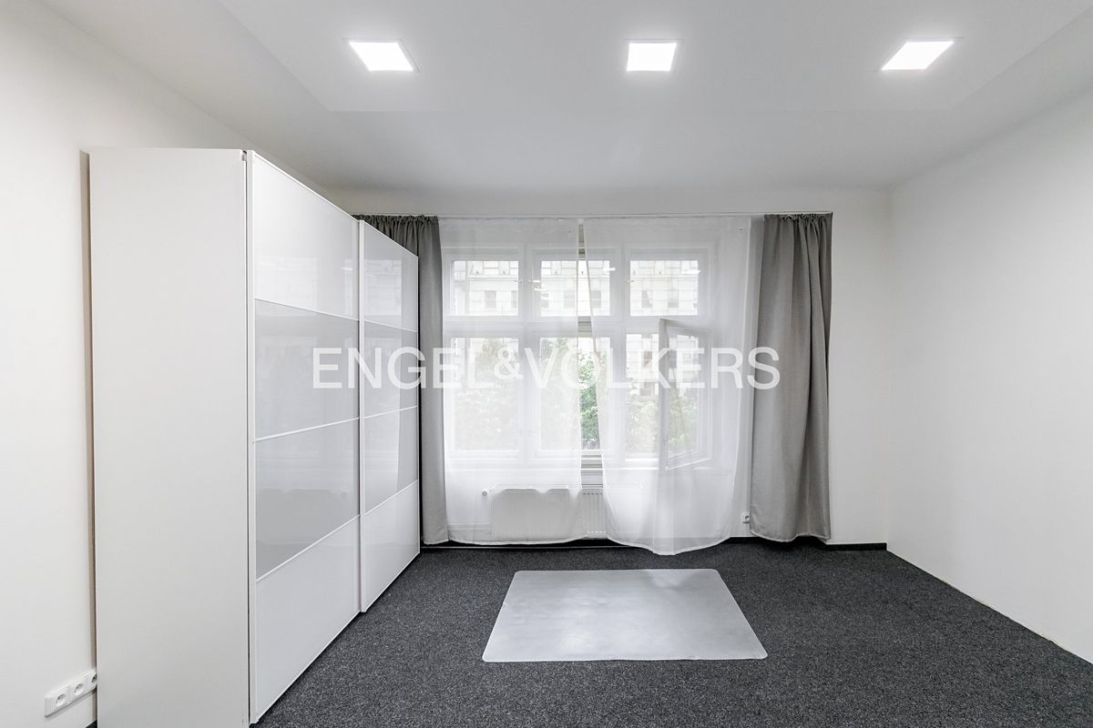 Pronájem kanceláře 175 m² – fotografie 5