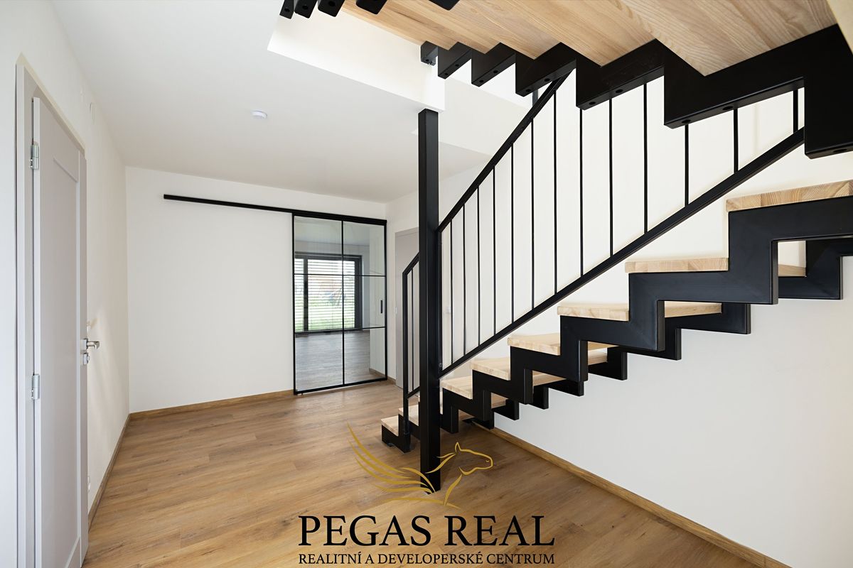 Prodej rodinného domu 196 m², pozemek 268 m²