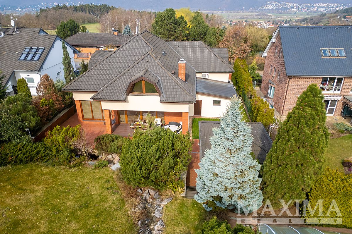 Prodej rodinného domu 400 m², pozemek 1508 m²