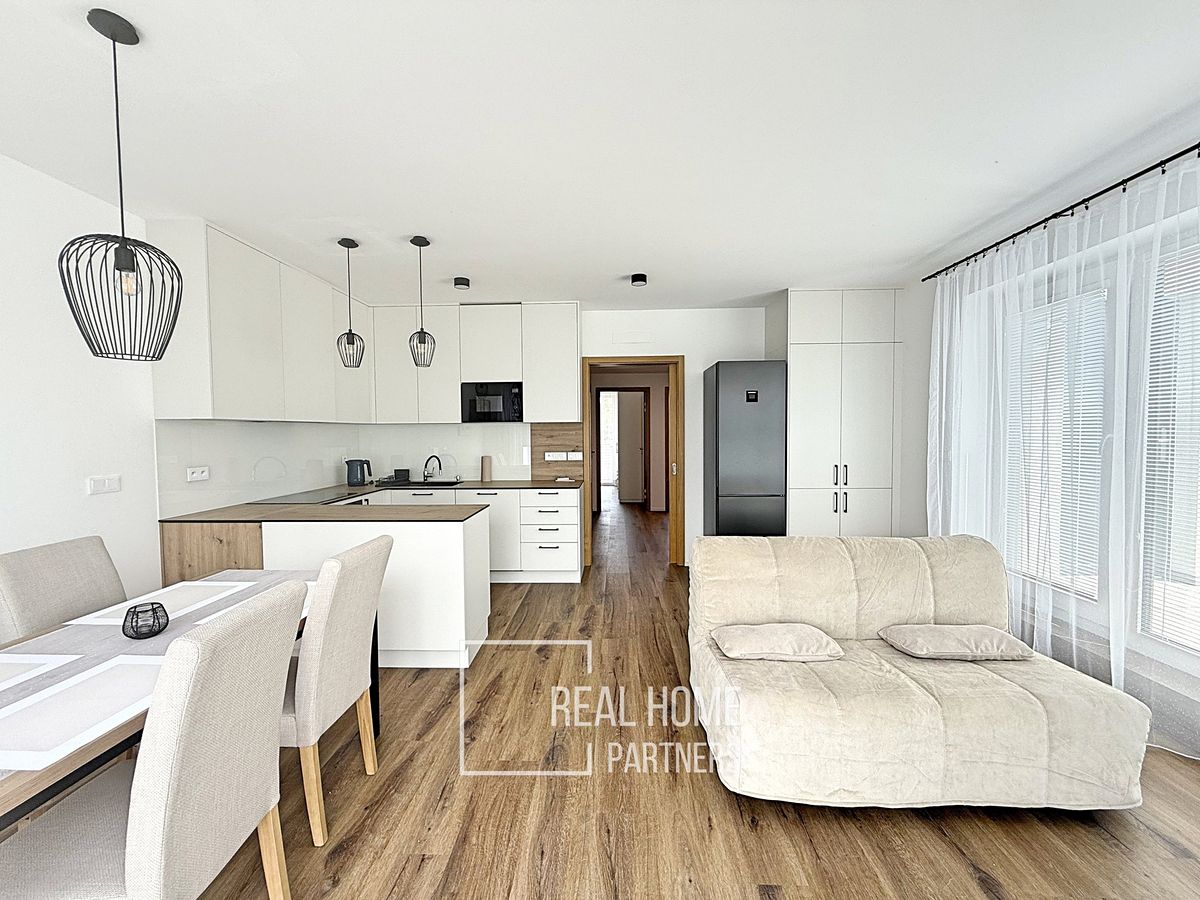 Pronájem bytu 3+kk 67 m² – fotografie 4