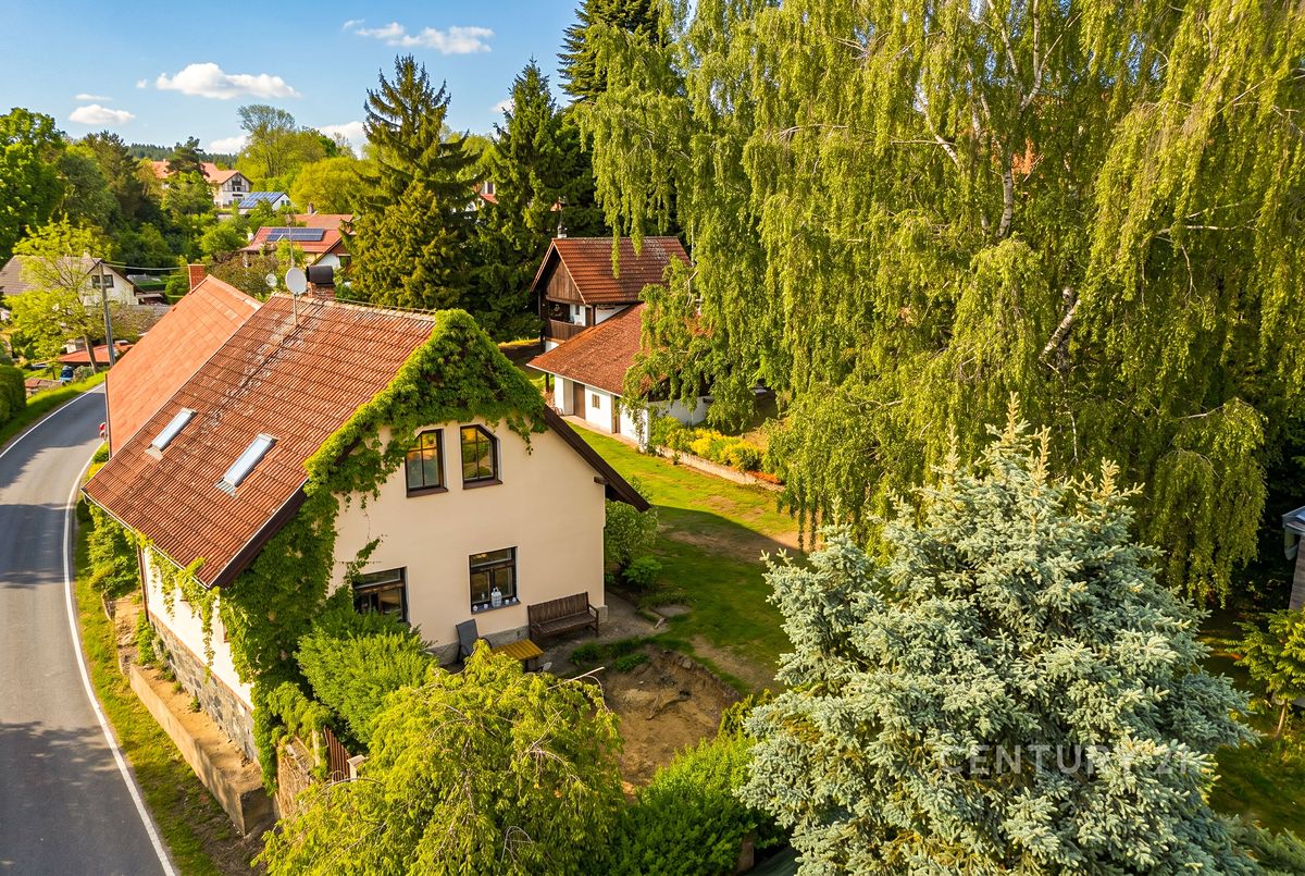 Prodej rodinného domu 450 m², pozemek 3051 m² – fotografie 2