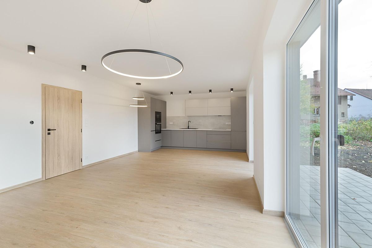 Pronájem rodinného domu 90 m², pozemek 700 m² – fotografie 3
