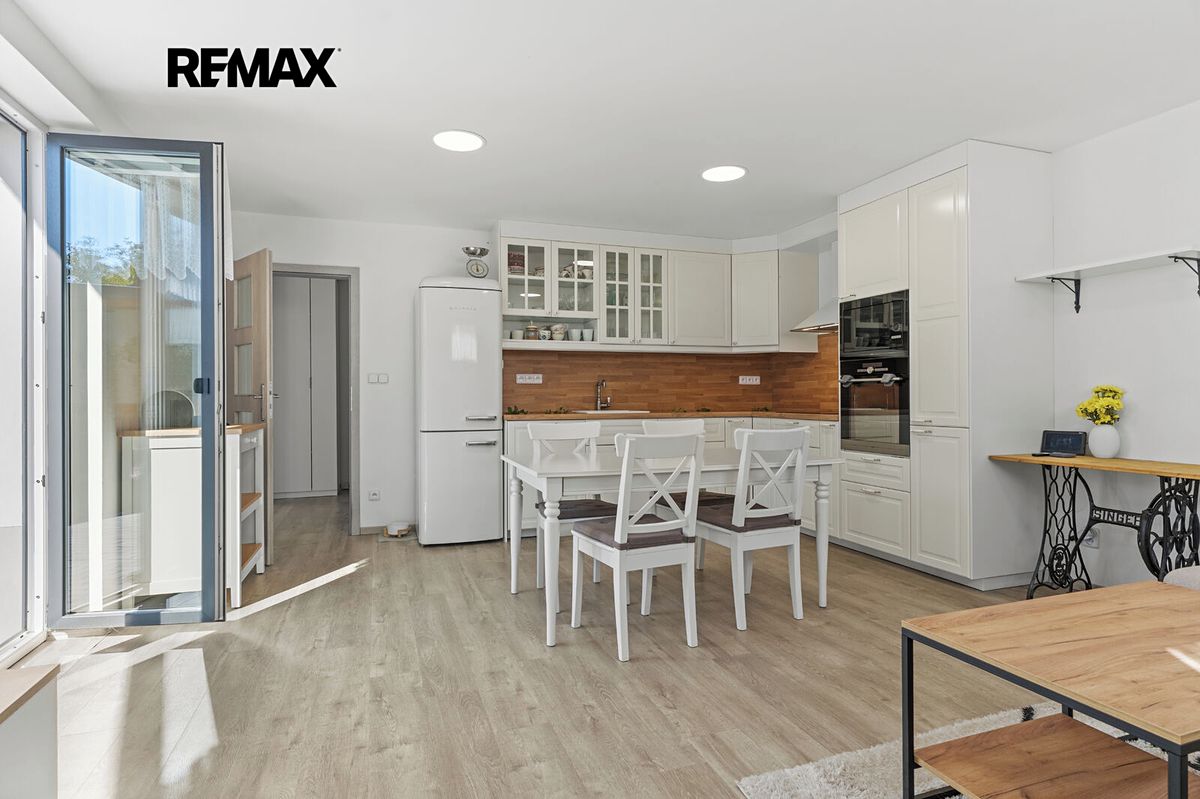 Prodej rodinného domu 150 m², pozemek 317 m² – fotografie 2