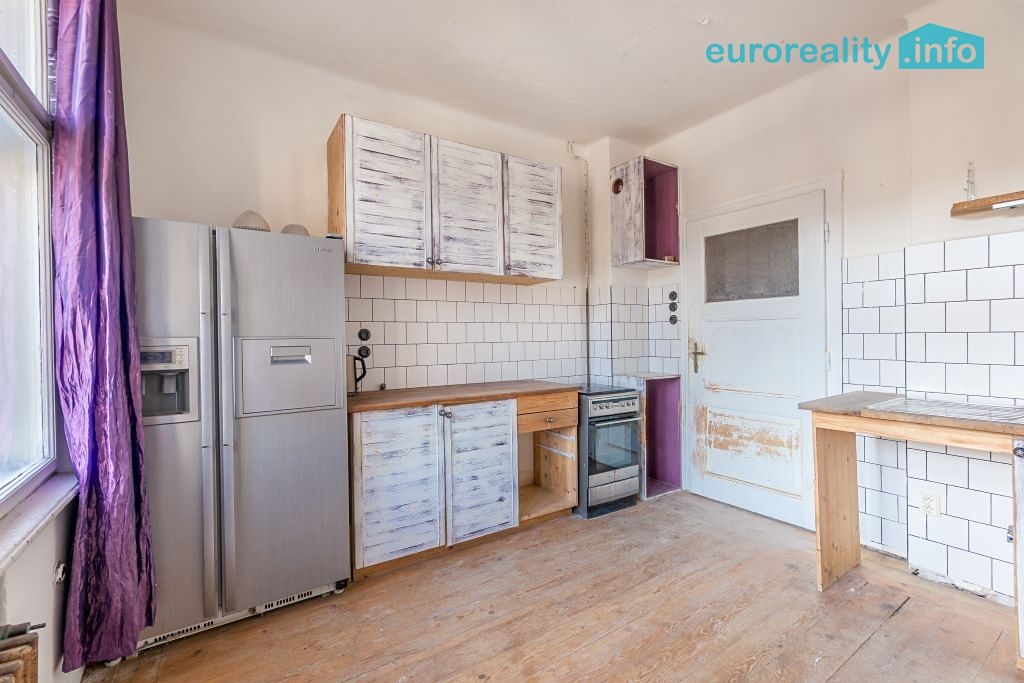 Prodej rodinného domu 218 m², pozemek 191 m² – fotografie 2