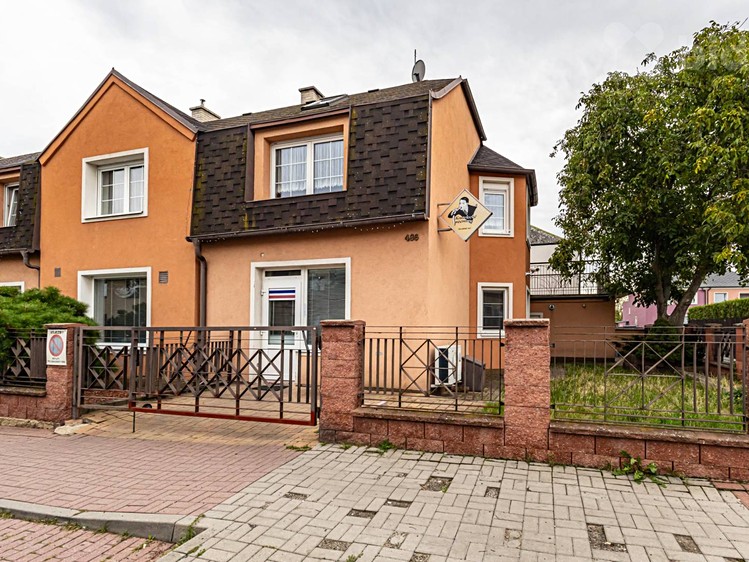 Будинок на продаж, 285 м² (1 з 38)