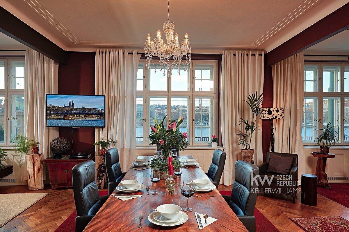 Pronájem bytu 4+kk 190 m² – fotografie 3