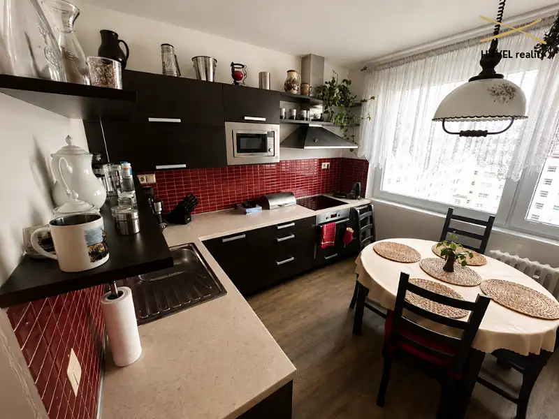 Prodej bytu 4+1 90 m², Praha – náhled fotky 2
