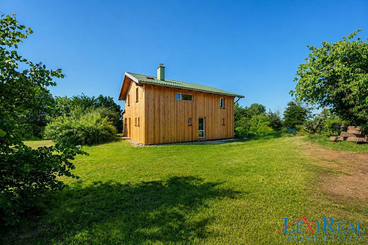 Prodej rodinného domu 140 m², pozemek 2200 m² – fotografie 3