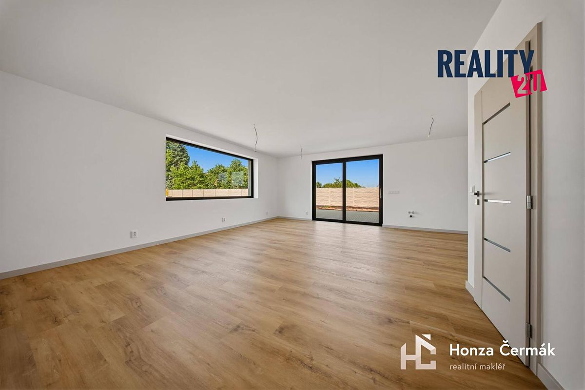 Prodej rodinného domu 130 m², pozemek 171 m² – fotografie 2
