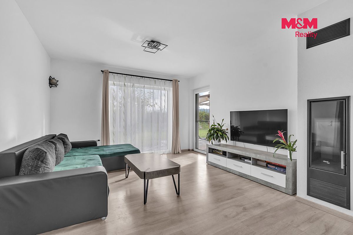 Prodej rodinného domu 108 m², pozemek 1224 m² – fotografie 2