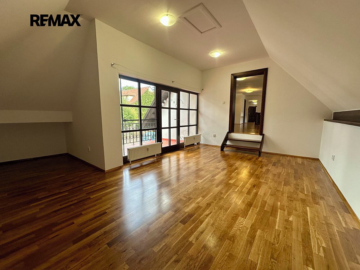 Pronájem bytu 2+kk 80 m² – fotografie 2