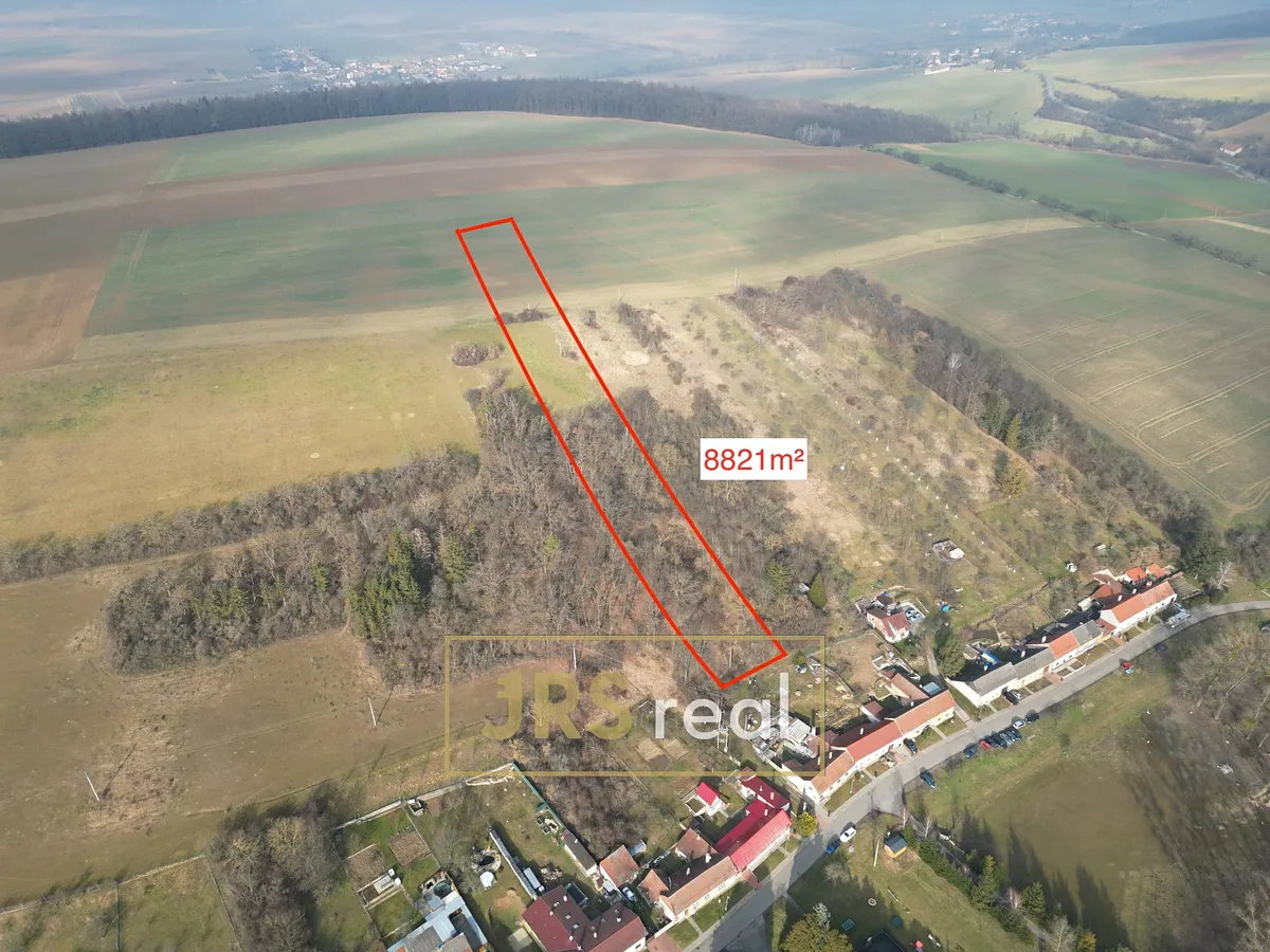 Prodej pole 8821 m²