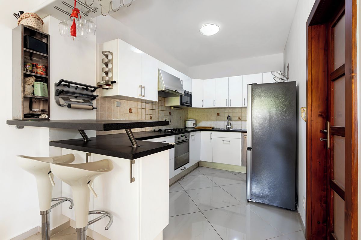 Prodej rodinného domu 197 m², pozemek 584 m² – fotografie 2