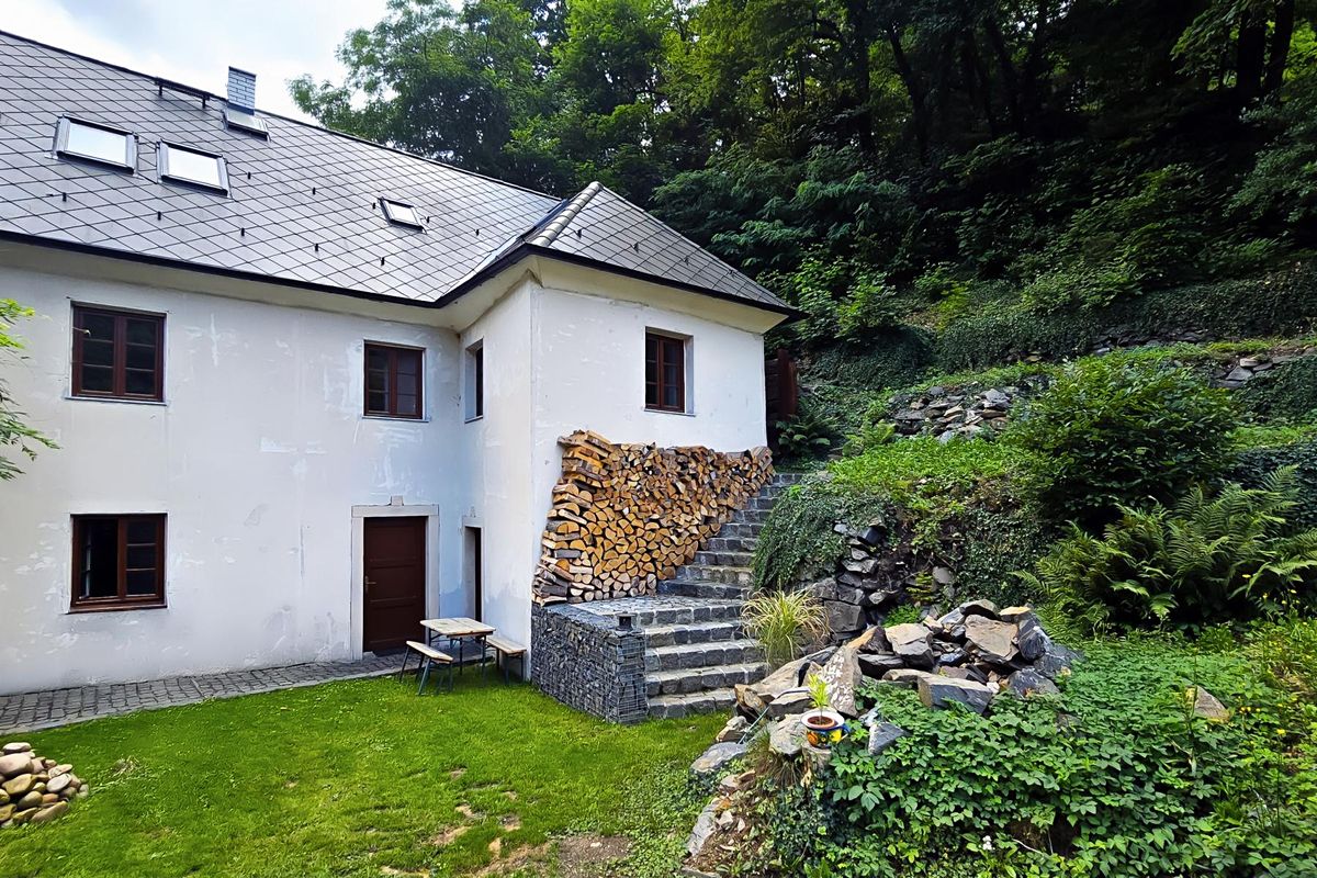 Prodej rodinného domu 190 m², pozemek 552 m² – fotografie 3