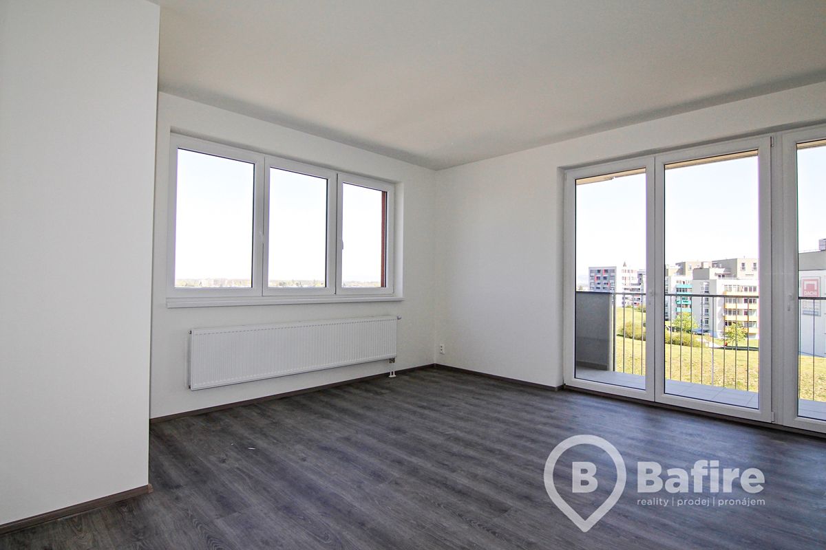 Pronájem bytu 1+kk 38 m² – fotografie 3