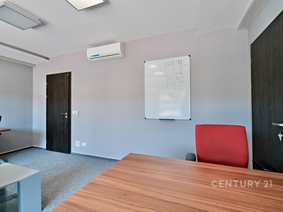 Pronájem komerčního prostoru, 62 m² (2 z 4)