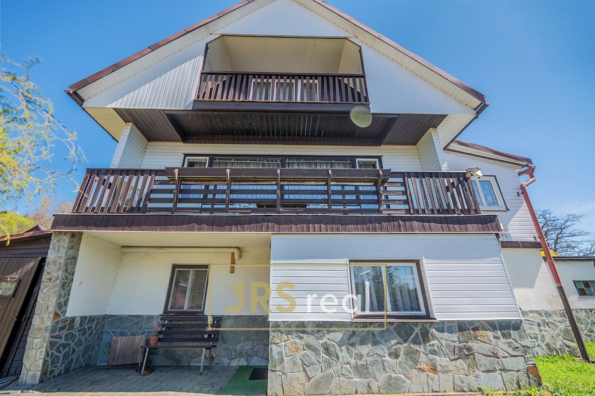 Prodej rodinného domu 276 m², pozemek 788 m² – fotografie 3