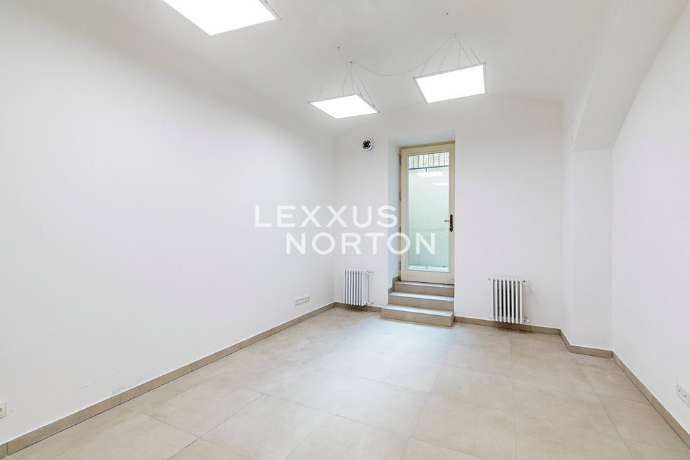 Prodej kanceláře 41 m² – fotografie 2