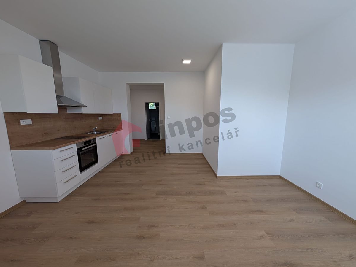 Pronájem bytu 1+kk 40 m² – fotografie 3