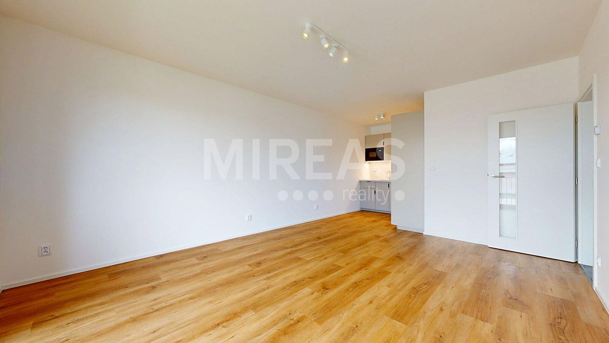 Pronájem bytu 2+kk 55 m² – fotografie 5