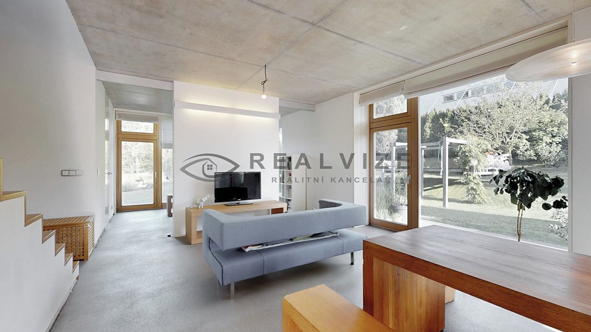Prodej rodinného domu 127 m², pozemek 1055 m² – fotografie 2