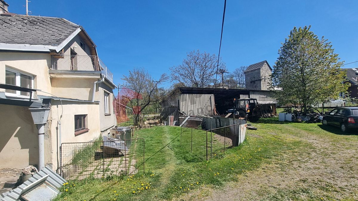 Prodej rodinného domu 200 m², pozemek 1092 m² – fotografie 5