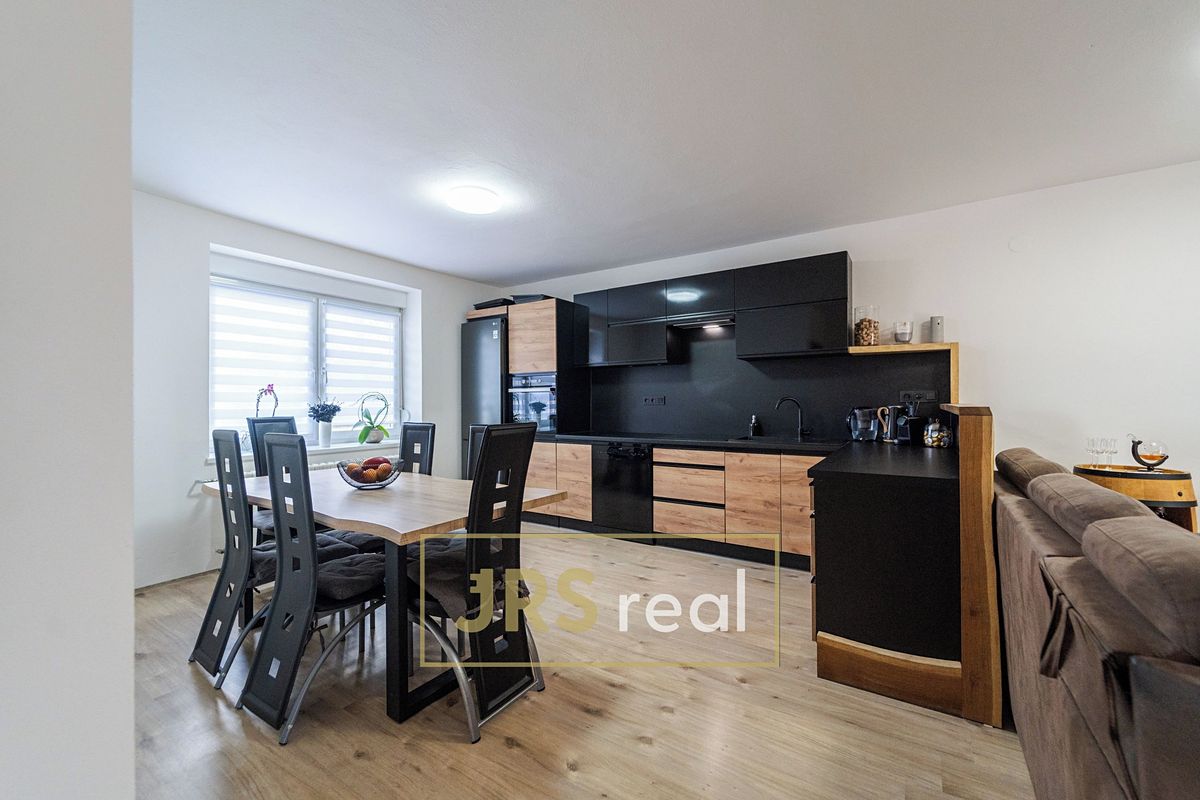 Prodej obchodního prostoru 163 m² – fotografie 2