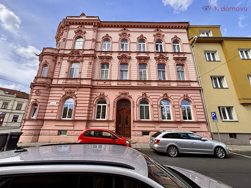 Podkrovní byt 4+KK 127,50 m² s lodžií, ul. Před lipami, Olom