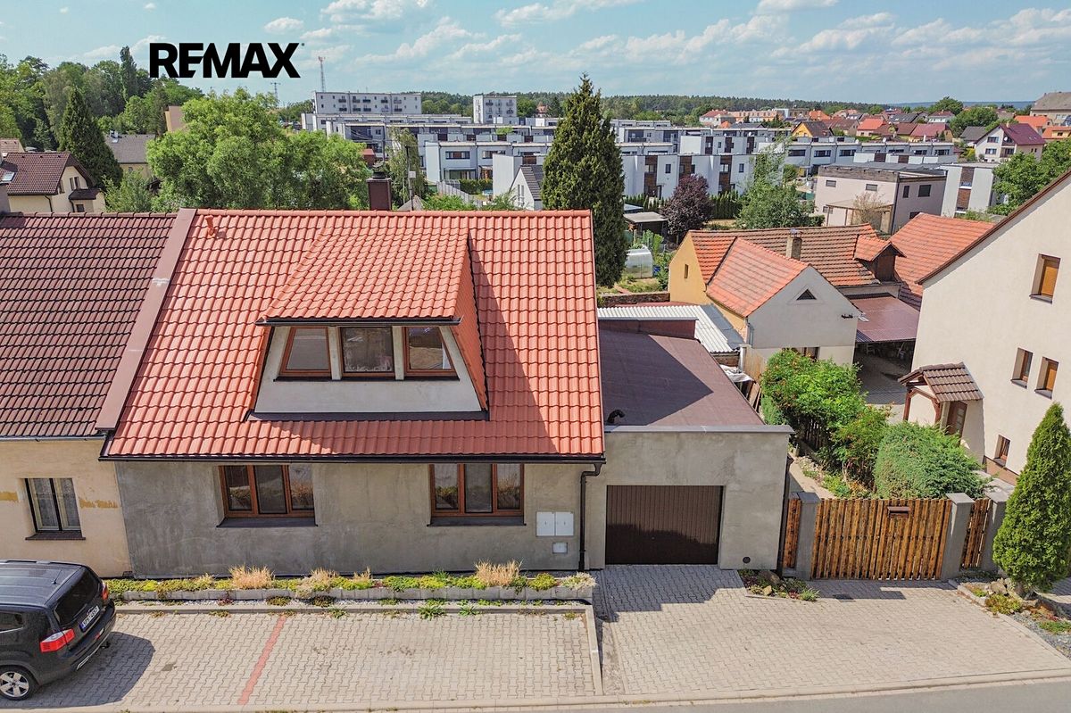 Prodej rodinného domu 230 m², pozemek 1093 m²