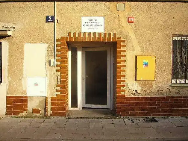 Dražba rodinného domu 440 m², pozemek 127 m², Trmice – náhled fotky 2